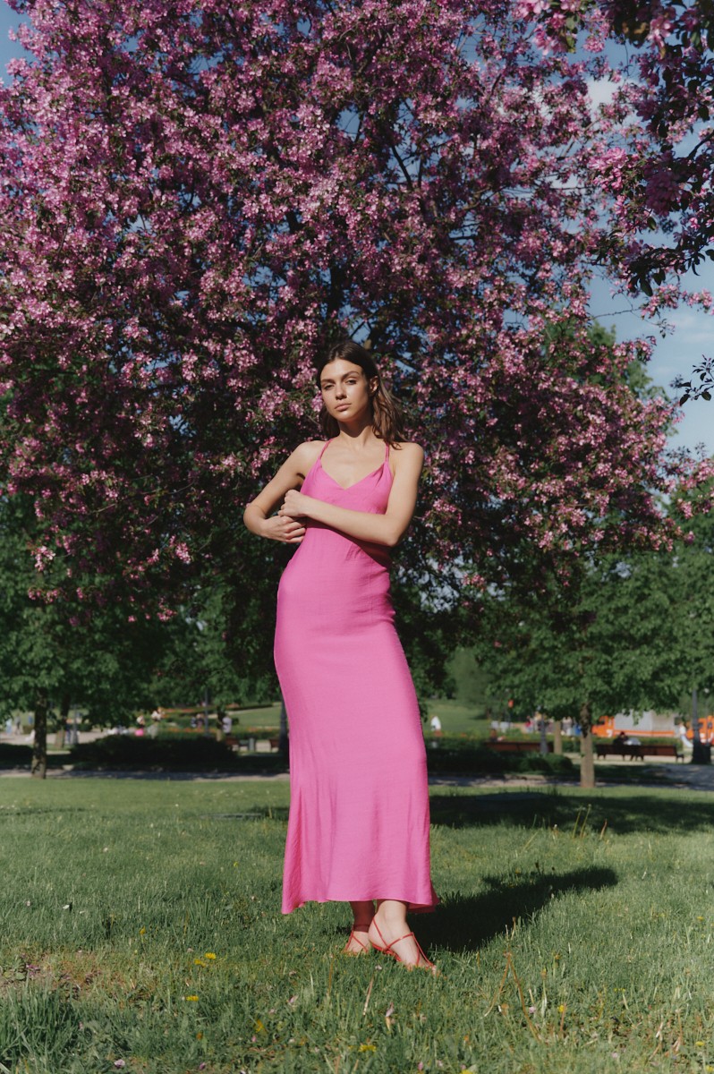 Dress with ties on the back pink